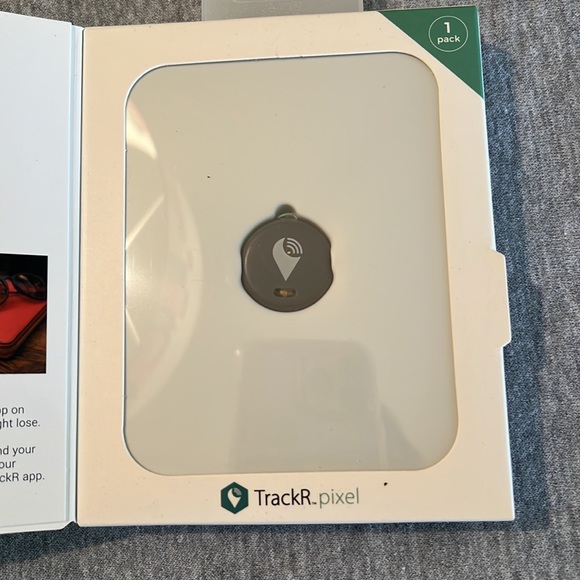 *NOB* TrackR Pixel Bluetooth Tracking Device - Picture 3 of 4